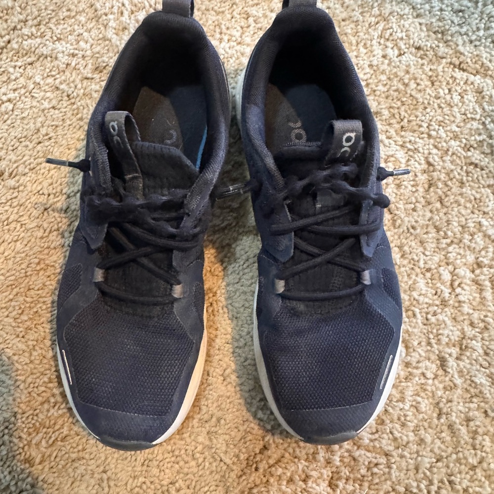 Youth OnCloud navy/black Athletic Shoes - size 6